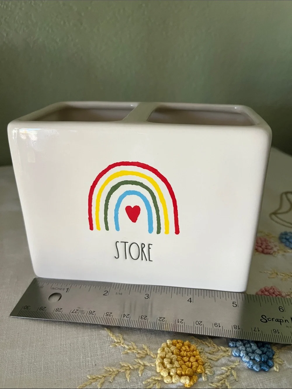 RAE DUNN Ceramic Rainbow Toothbrush Holder – Cream